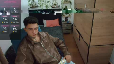 santi_ss online show from 04/21/26, 01:42