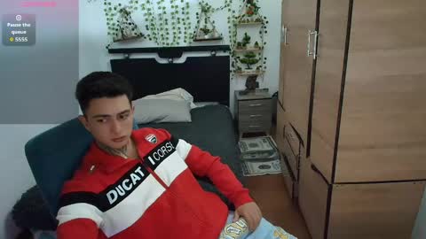santi_ss online show from 04/25/26, 01:41