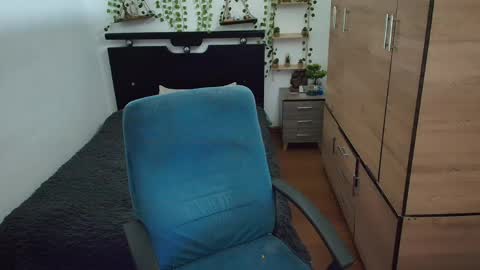 santi_ss online show from 05/13/26, 01:03