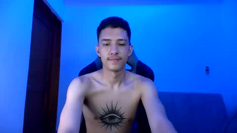 santi_twink19 online show from 02/01/25, 08:29