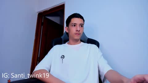 santi_twink19 online show from 02/14/25, 12:25