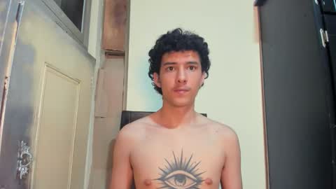 Snapshot of santi_twink19 chatting on 11/14/25, 01:26 santi_twink19 online show from 11/14/25, 01:26