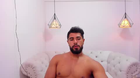 santiago_huntt online show from 12/03/24, 08:06