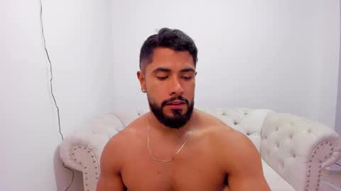 santiago_huntt online show from 12/12/24, 08:43