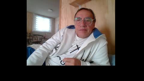 Snapshot of santiago_n chatting on 06/09/26, 03:34 santiago_n online show from 06/09/26, 03:34