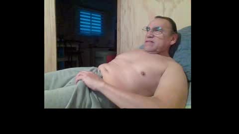 Snapshot of santiago_n chatting on 07/29/26, 11:41 santiago_n online show from 07/29/26, 11:41
