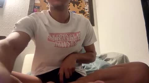 santiagomax24 online show from 09/17/25, 07:21