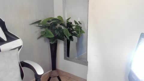 Snapshot of santiceballo chatting on 09/19/25, 07:58 Julius Novachrono  online show from 09/19/25, 07:58