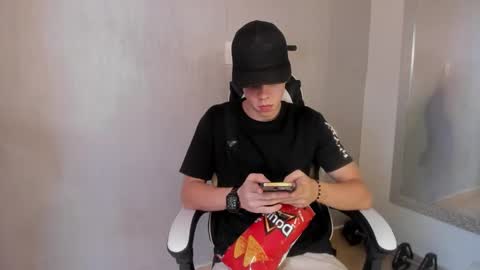 Snapshot of santiceballo chatting on 09/24/25, 07:39 Julius Novachrono  online show from 09/24/25, 07:39