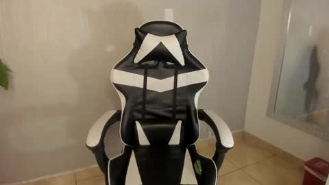 Snapshot of santiceballo chatting on 10/06/25, 11:40 Julius Novachrono  online show from 10/06/25, 11:40