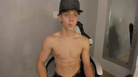 Snapshot of santiceballo chatting on 10/15/25, 07:36 Julius Novachrono  online show from 10/15/25, 07:36