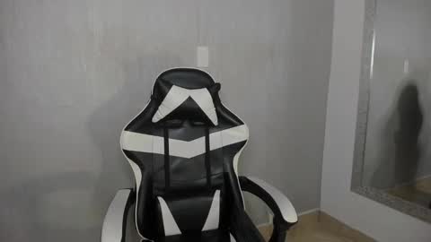 Snapshot of santiceballo chatting on 10/21/25, 07:47 Julius Novachrono  online show from 10/21/25, 07:47