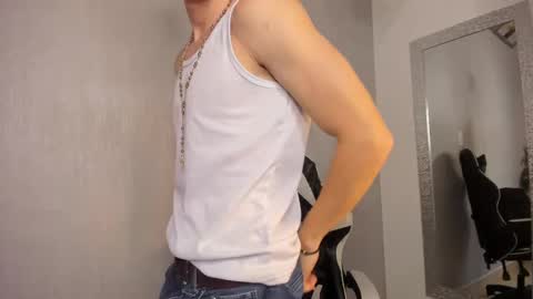 Snapshot of santiceballo chatting on 10/26/25, 08:15 Julius Novachrono  online show from 10/26/25, 08:15