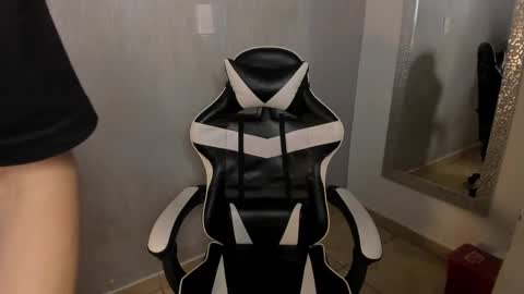 Snapshot of santiceballo chatting on 11/05/25, 07:47 Julius Novachrono online show from 11/05/25, 07:47