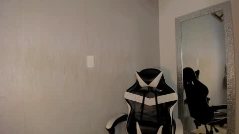 Snapshot of santiceballo chatting on 11/06/25, 07:59 Julius Novachrono online show from 11/06/25, 07:59