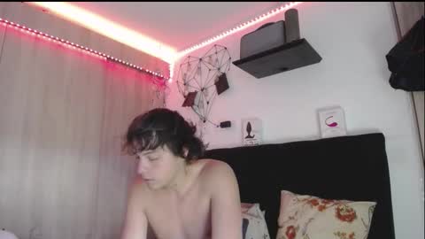 Snapshot of santii_rose chatting on 02/27/26, 12:05 Santii online show from 02/27/26, 12:05