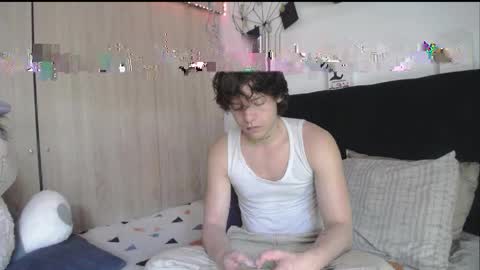 Snapshot of santii_rose chatting on 04/18/26, 02:43 Santii online show from 04/18/26, 02:43