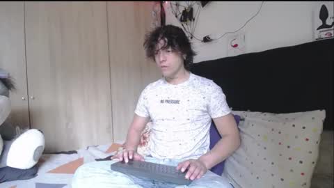 Snapshot of santii_rose chatting on 06/21/26, 04:42 Santii online show from 06/21/26, 04:42
