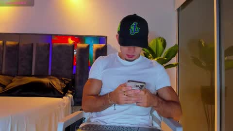 Snapshot of santin_seans chatting on 10/12/25, 10:36 Santiago Seans online show from 10/12/25, 10:36