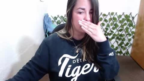 Snapshot of santos_tania1 chatting on 06/16/26, 05:04 tania online show from 06/16/26, 05:04