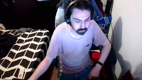 Snapshot of santuronvargas chatting on 12/02/25, 05:46 santuronvargas online show from 12/02/25, 05:46