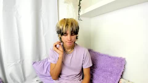 kitty online show from 12/17/24, 03:17