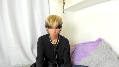 kitty online show from 12/18/24, 03:04