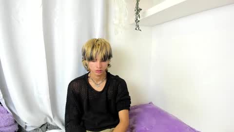 kitty online show from 12/20/24, 06:08