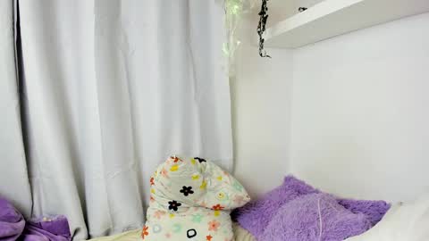 kitty online show from 12/23/24, 04:55