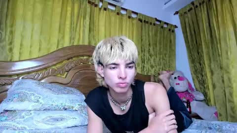 kitty online show from 12/30/24, 07:21