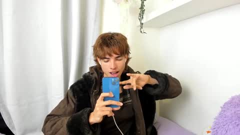 kitty online show from 01/21/25, 03:37