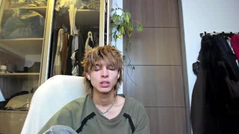 kitty online show from 02/19/25, 03:28