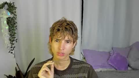 kitty online show from 09/29/25, 02:49