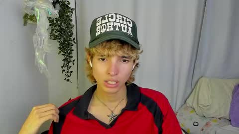 kitty online show from 10/06/25, 02:53