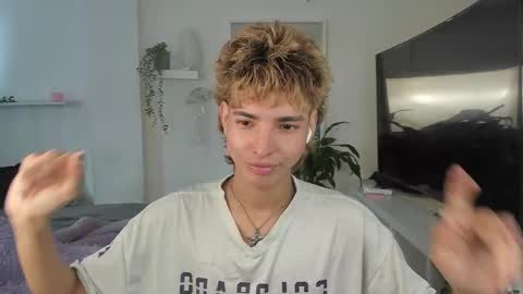 kitty online show from 10/30/25, 05:57