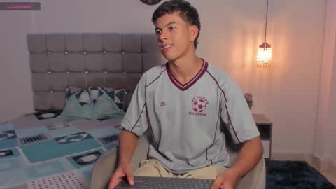 Snapshot of santy_stump chatting on 11/13/25, 09:03 santy_stump online show from 11/13/25, 09:03