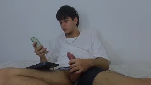 Snapshot of santybig18 chatting on 02/17/25, 11:09 santybig18 online show from 02/17/25, 11:09