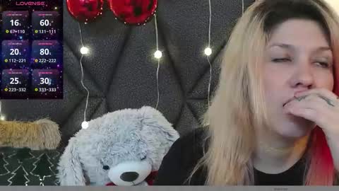 Snapshot of sanyaseraphine0 chatting on 11/14/25, 07:23 sanyaseraphine0 online show from 11/14/25, 07:23