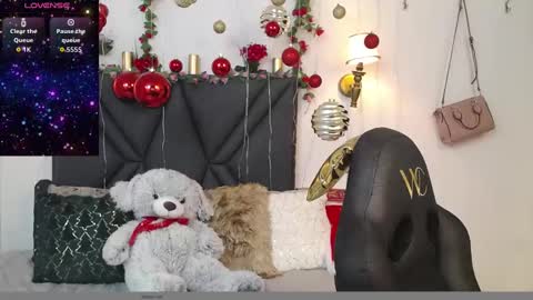 Snapshot of sanyaseraphine0 chatting on 11/21/25, 07:23 sanyaseraphine0 online show from 11/21/25, 07:23