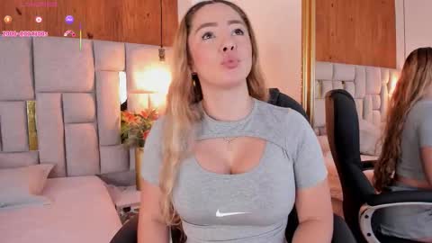 Snapshot of saori_newman chatting on 11/03/25, 11:55 Saori online show from 11/03/25, 11:55