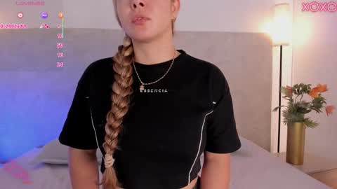 Snapshot of saori_newman chatting on 11/07/25, 11:54 Saori online show from 11/07/25, 11:54