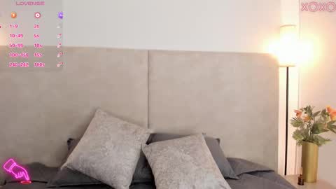 Snapshot of saori_newman chatting on 11/18/25, 11:58 Saori online show from 11/18/25, 11:58