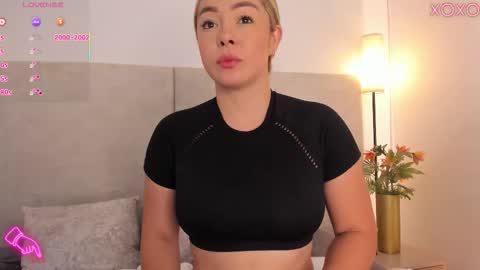 Snapshot of saori_newman chatting on 11/20/25, 12:05 Saori online show from 11/20/25, 12:05