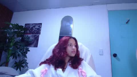 Snapshot of saphiire_ chatting on 02/12/26, 10:21 saphi online show from 02/12/26, 10:21