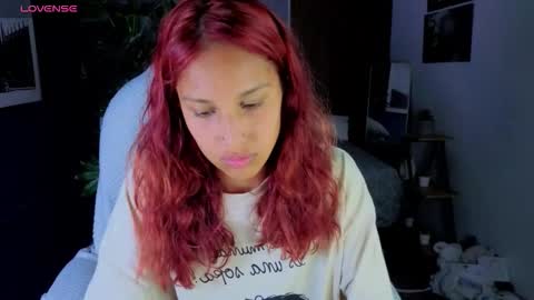 Snapshot of saphiire_ chatting on 03/17/26, 03:26 saphi online show from 03/17/26, 03:26