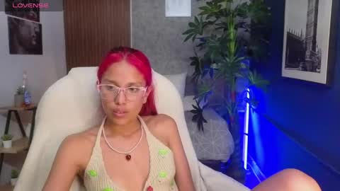 Snapshot of saphiire_ chatting on 04/15/26, 03:24 saphi online show from 04/15/26, 03:24