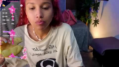 Snapshot of saphiire_ chatting on 05/26/26, 02:57 saphi online show from 05/26/26, 02:57