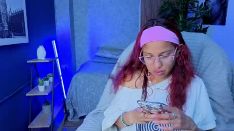 Snapshot of saphiire_ chatting on 05/27/26, 03:20 saphi online show from 05/27/26, 03:20