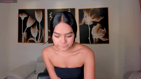 Snapshot of saphirajames chatting on 06/03/26, 02:14 Saphira James online show from 06/03/26, 02:14