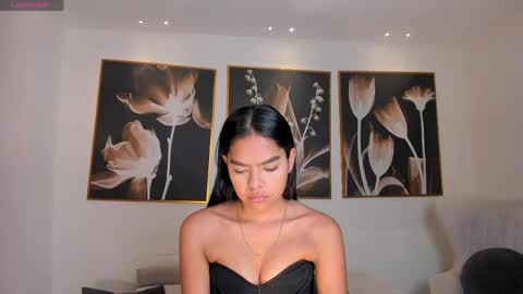 Snapshot of saphirajames chatting on 06/06/26, 02:27 Saphira James online show from 06/06/26, 02:27